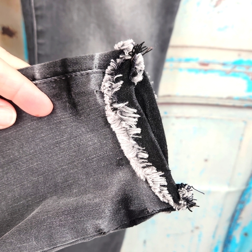 Good American Good Legs Crop High Rise Skinny Jeans - Picture 4 of 8